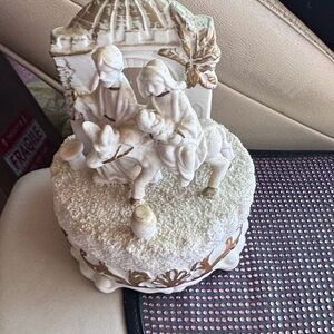 Vintage 1990s Musical Jesus, Joseph and Mary Figurine